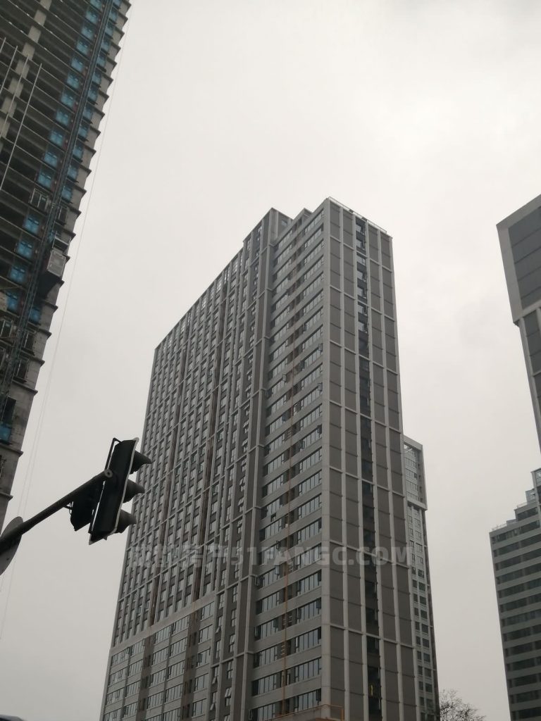 央视探访深圳万人抢房，法拍房热度不减
