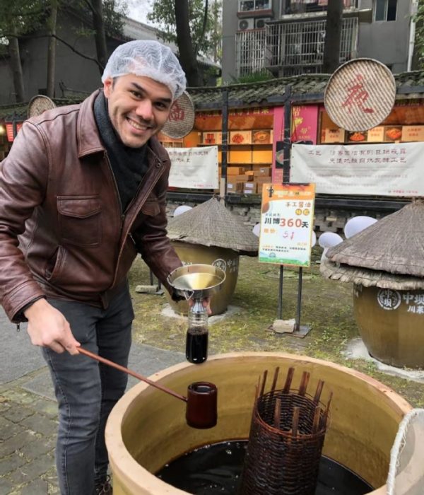 One Day Learn How to Make a Chinese Snack and Visit Sichuan Cuisine Museum, experience the most popular Chinese cuisine!